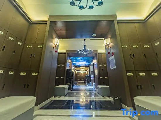 Jiulong Hot Spring Holiday Hotel