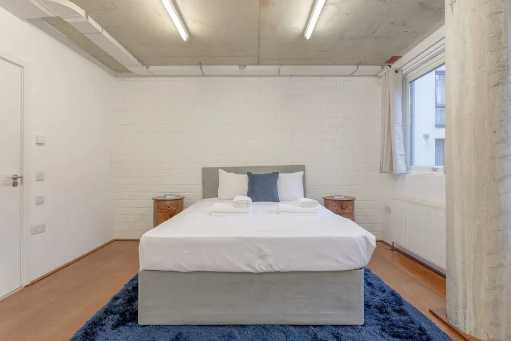 Bright Flat Near Shoreditch