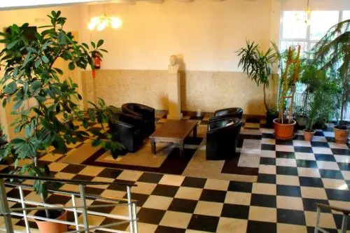 Season Hostel Hill