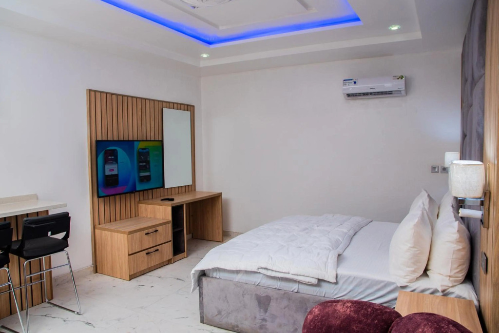 Roof top Studio+Gym+Snooker Rhodabode Apt, Nile