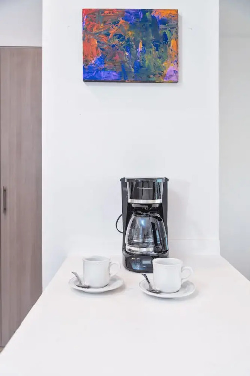 Modern Apartment, Park, Pool, Gym, Foundry & Center - 1KSB, 4SB, 2 BTH by Mty