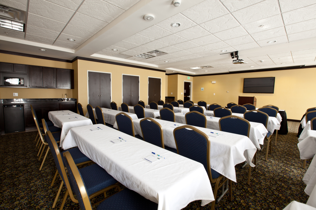 Holiday Inn Express & Suites Detroit North - Troy by IHG