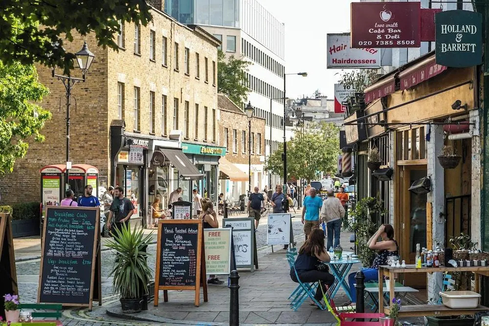 Winchendon Road by Onefinestay
