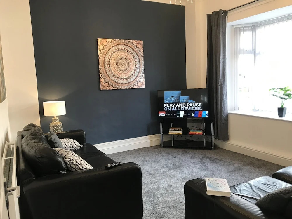 Stylish 3-bed Preston Home for Relaxing Comfy Stay