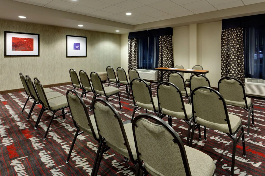 Holiday Inn Express & Suites Northeast by IHG