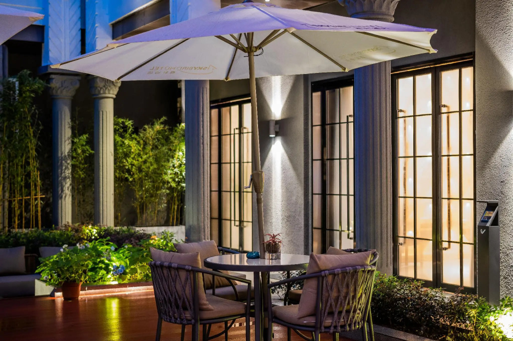 SKYBIRD Hotel (Shanghai International Resort - Chuansha Metro Station Store)