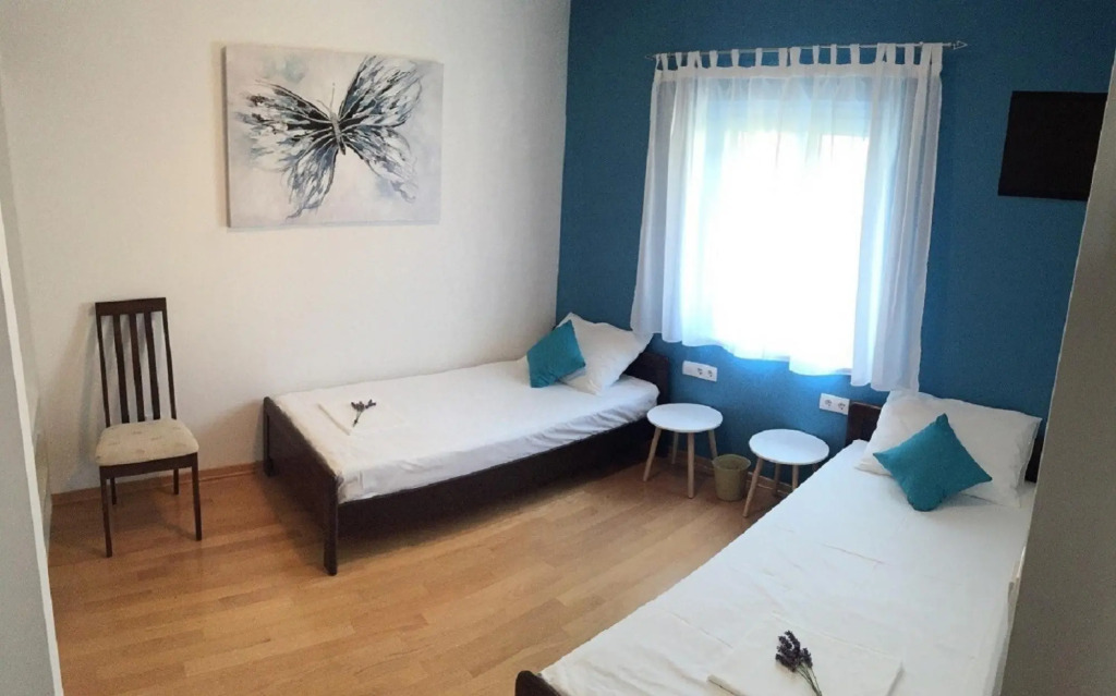 Nikola M - 2 Bedrooms - A4