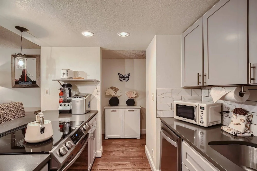 Frisco Hotspot - Hot Tub & More, Sleeps 4