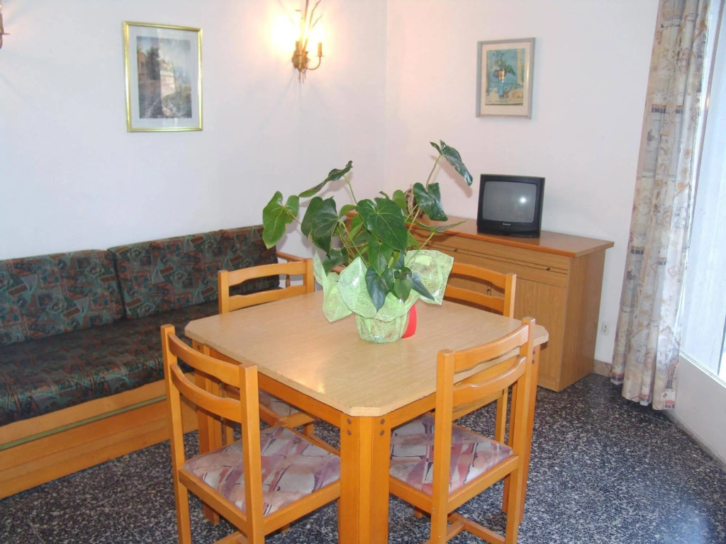 Estudios Zeus Aries
