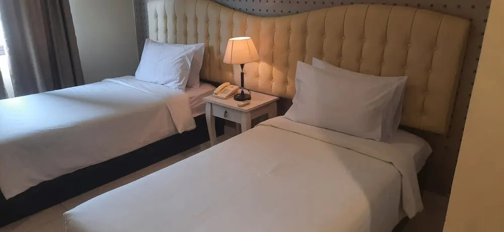 Anaya Hotel and Ballroom