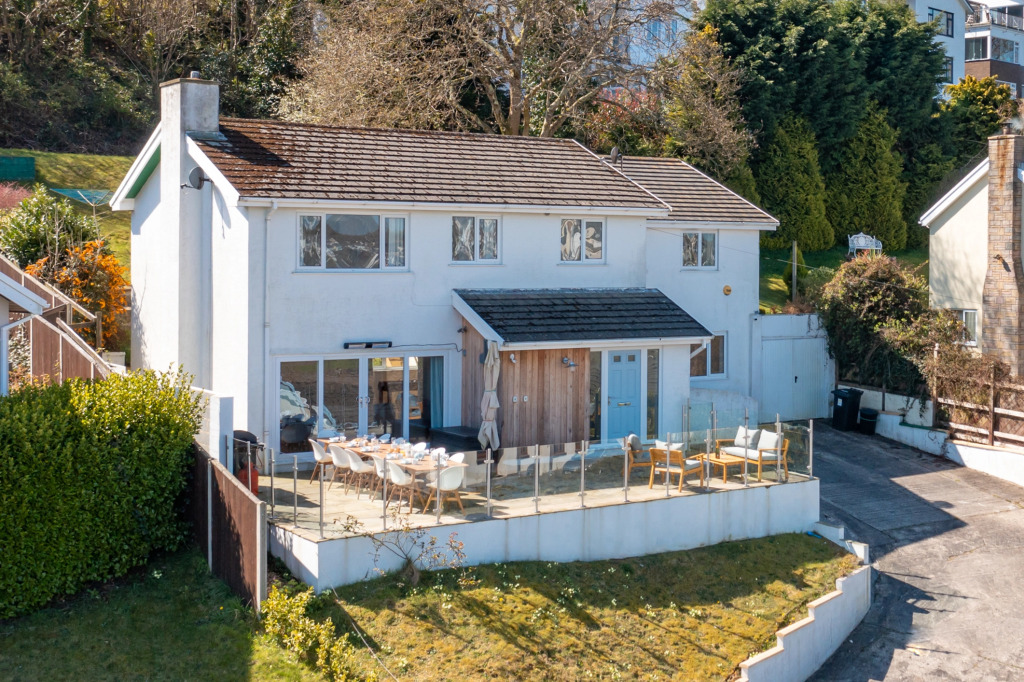 Am Byth - Spectacular Sea Views and Hot Tub