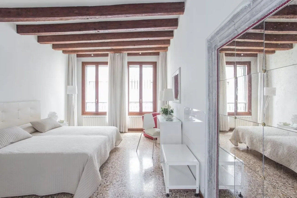 Venezia - Calle della Regina 752b