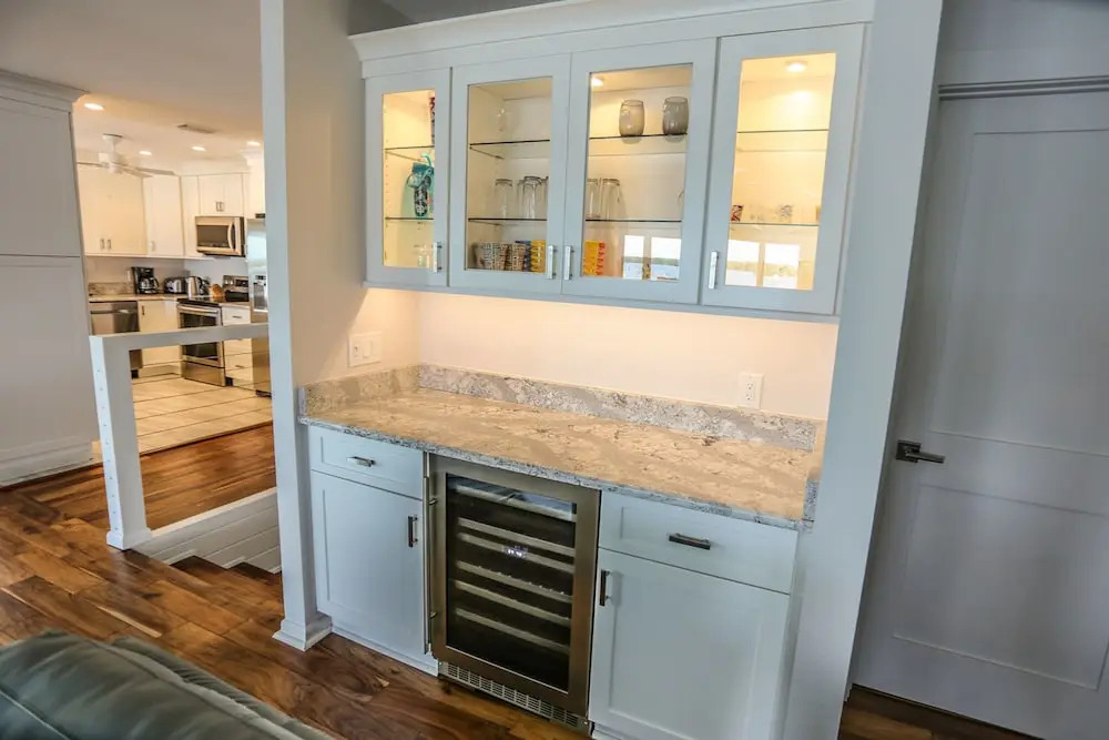 205 Bayview Ave. - M