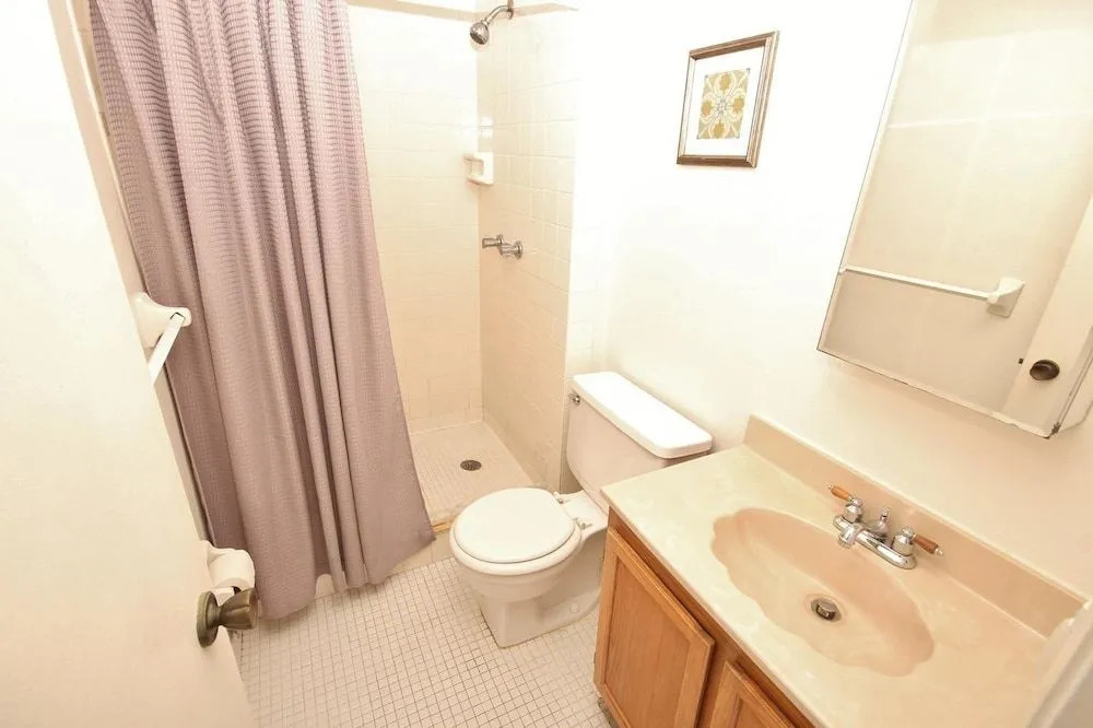 Sea Coast Gardens III 313 Apartment 2