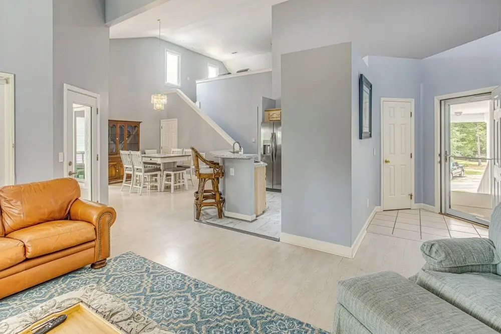 Marina & Pool: Roomy Golf-view Home in Southport