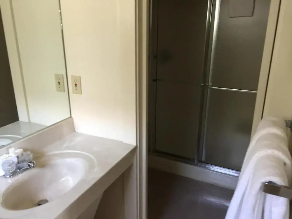 Holiday House Inn