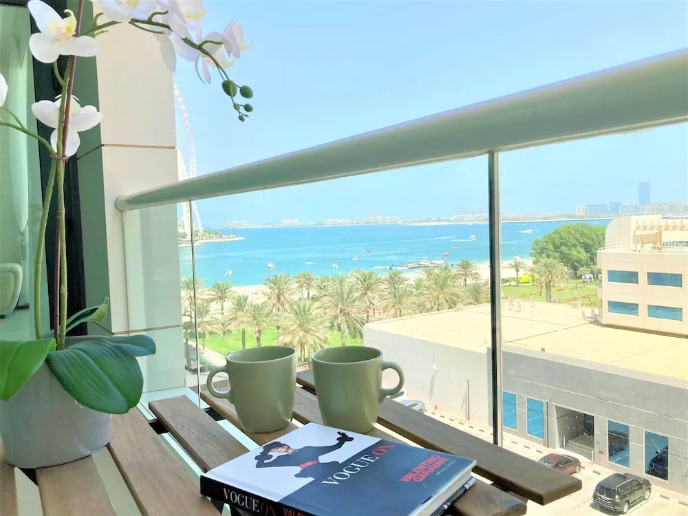 Luxurious Stay at the Walk JBR
