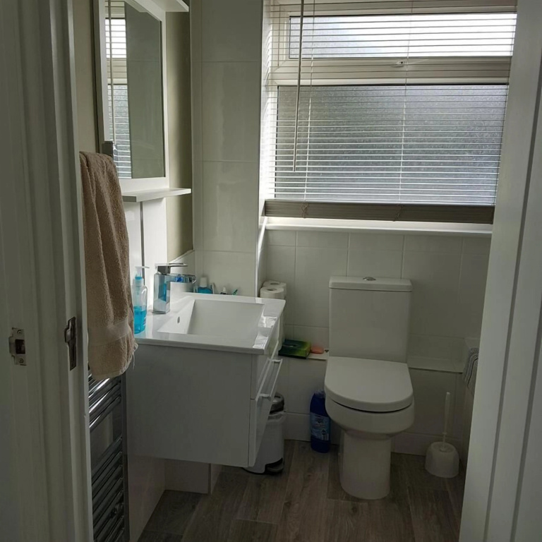 Quiet house beside Stansted Airport