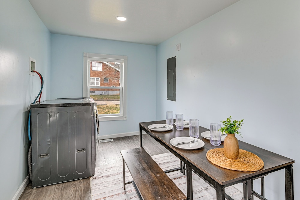 Hike, Bike & Explore: Cozy Horse Cave Getaway!