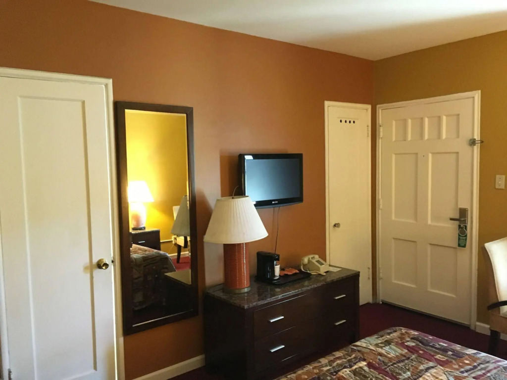 Cara Hotel