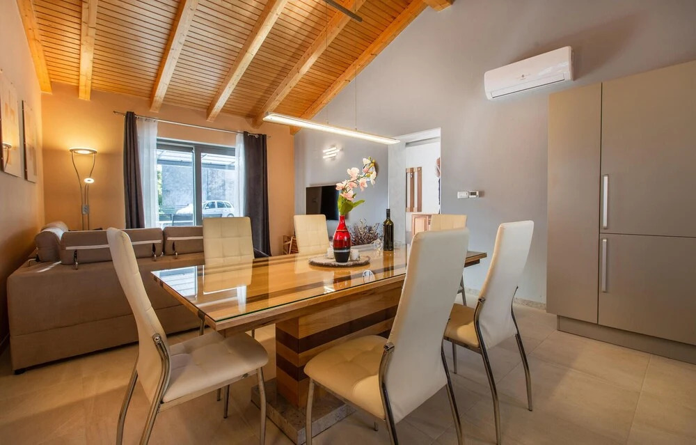 Beautiful Home in Divaca With Wifi and 3 Bedrooms