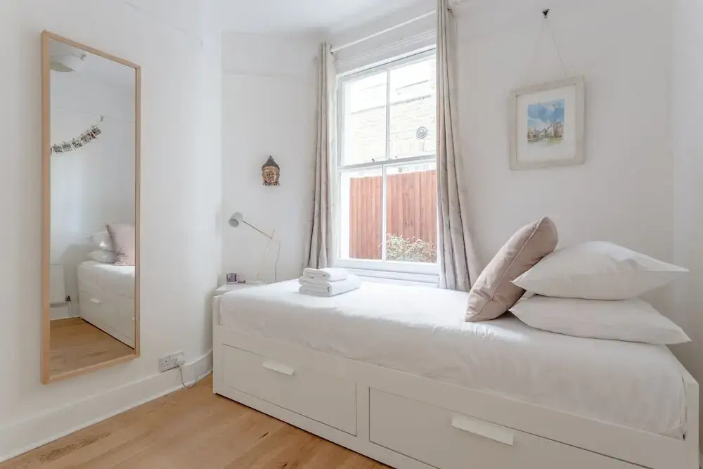Well-decorated 2 Bedroom Garden Flat in Balham