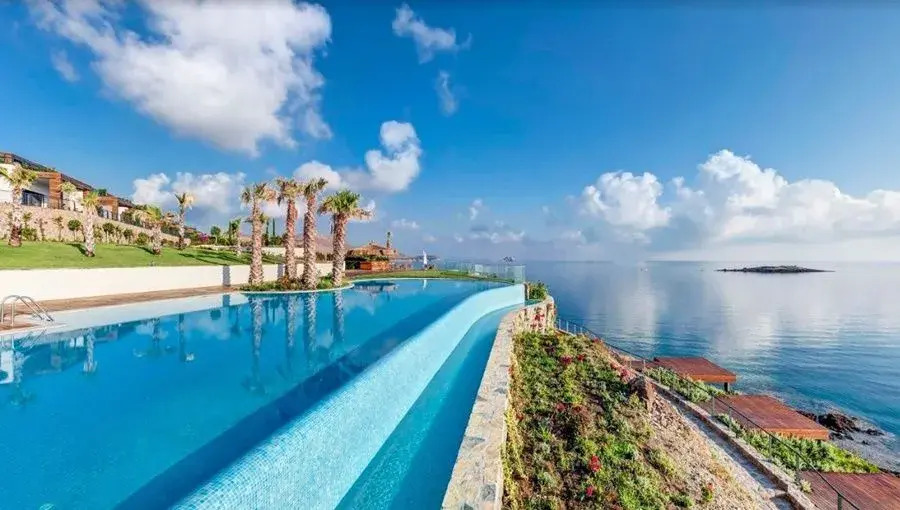 Red Rock Hotel & Suites By Selseve