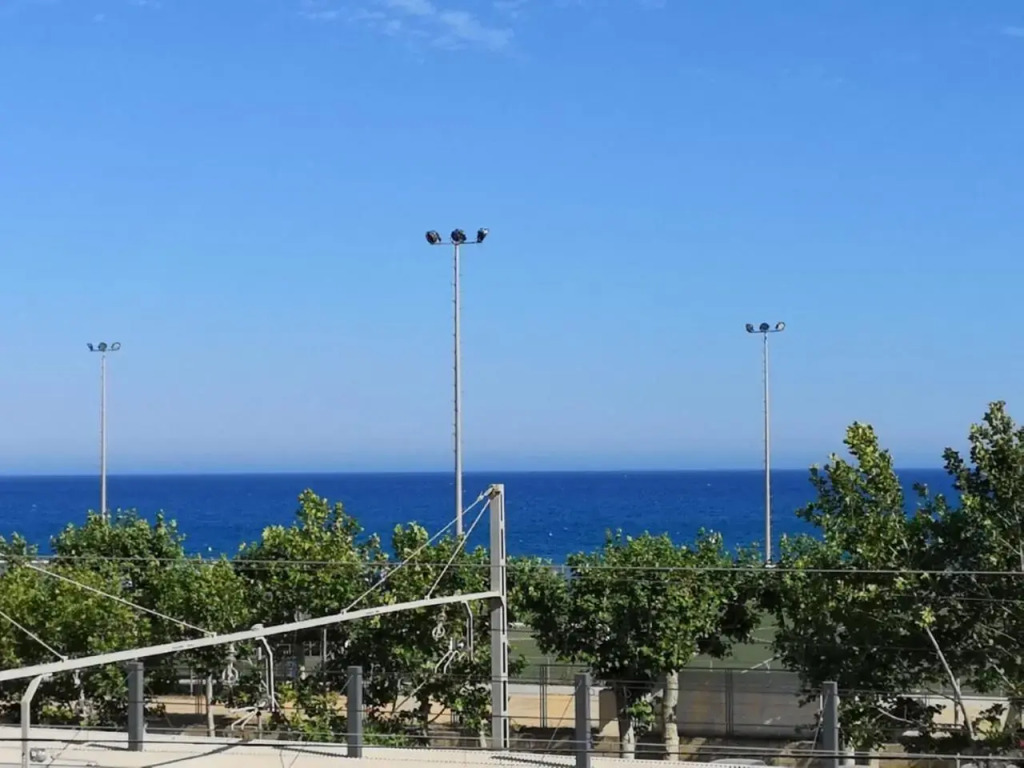 Luxury Apartment Accommodation, next to beach & train station Calella