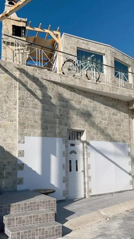 Μεζονέτα 100τμ επί της Λ.Ευελπιδων στη Βάρη