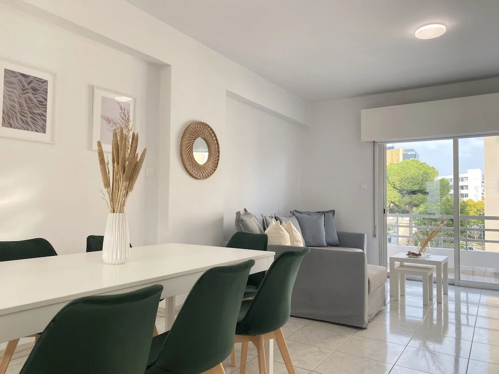 Phaedrus Living Town Flat Stephania 302