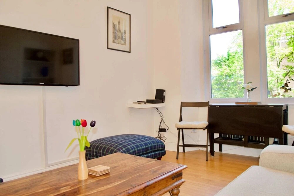 Bright And Comfortable 2 Bedroom Flat