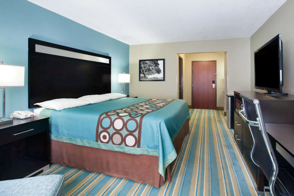 Super 8 by Wyndham Sulphur