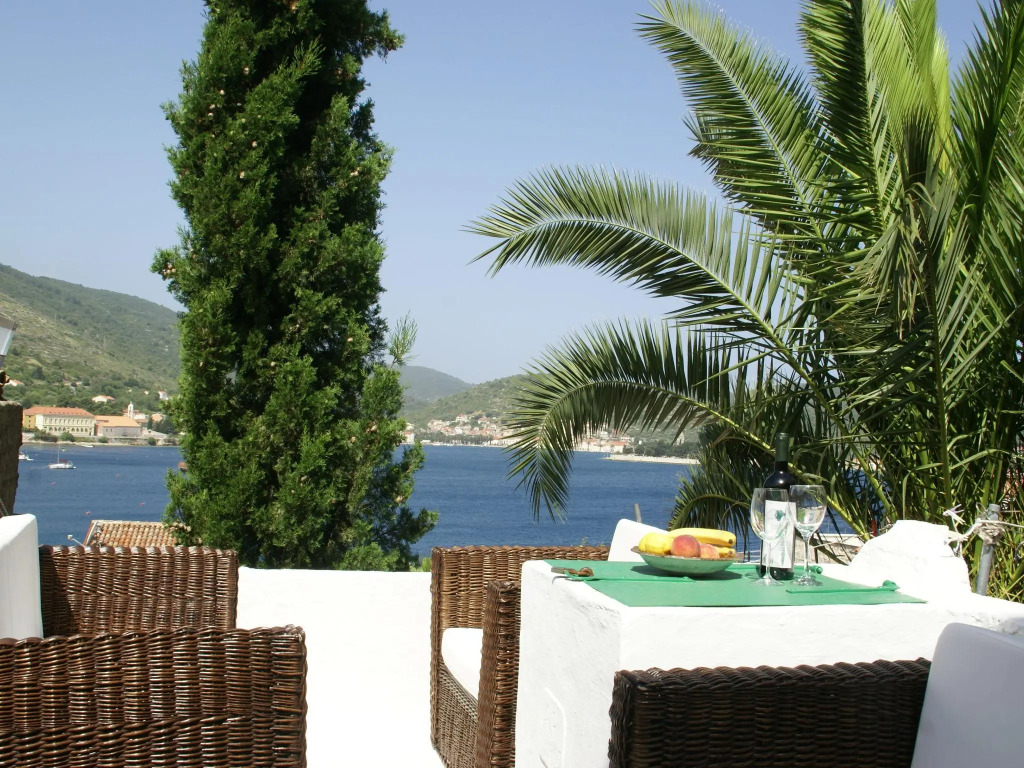 Rustic Apartment in Vis with sea-view