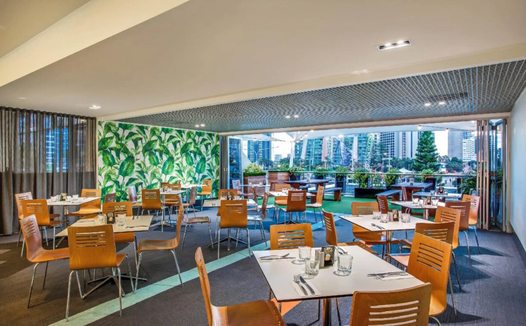 Hotel Apartments on 22 View Avenue, Surfers Paradise