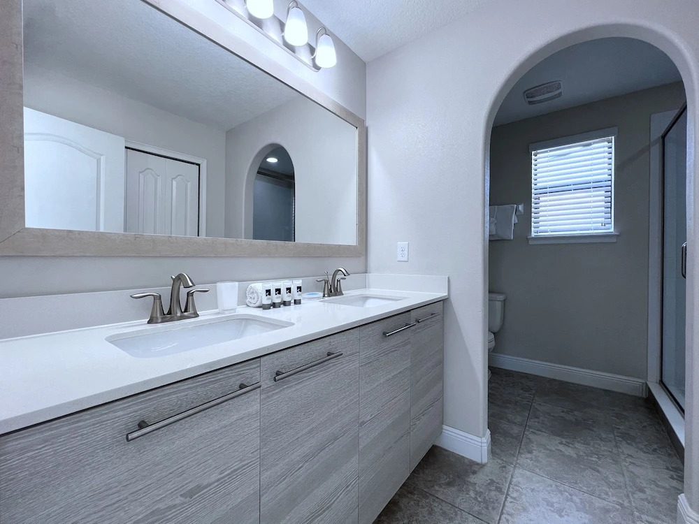 Balmoral Resort-186kb 5 Bedroom Home by RedAwning
