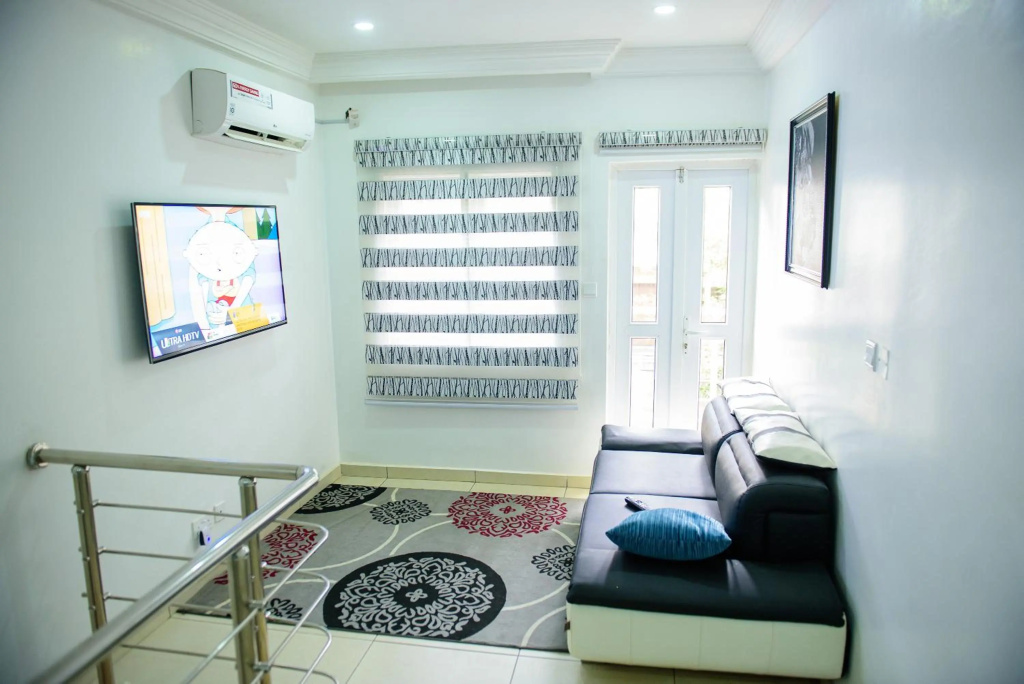 4 Bedroom Duplex-24Hrs Electricity/WIFI/Security