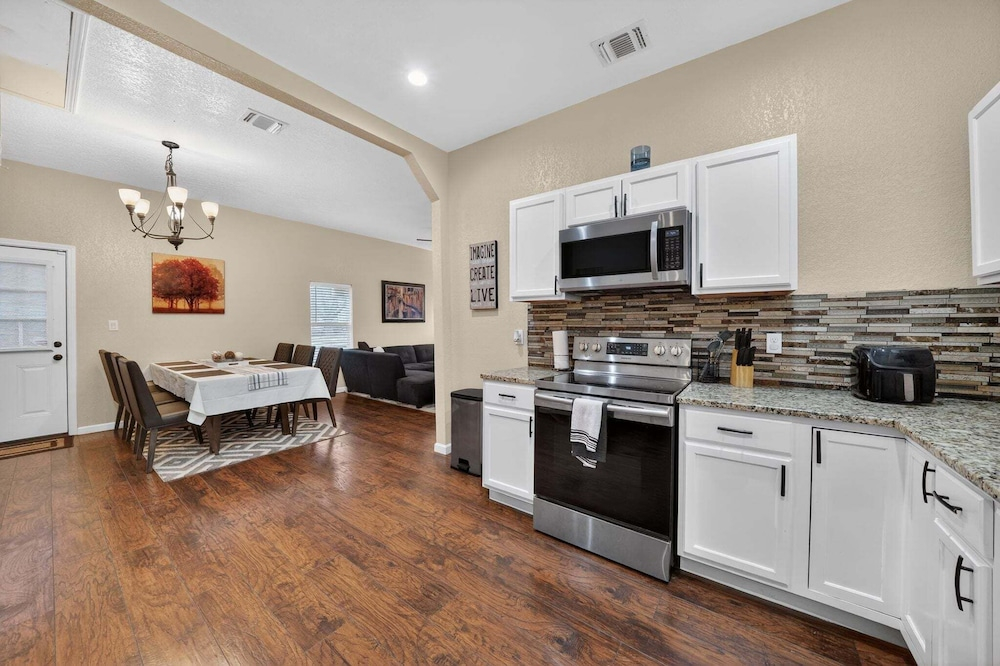 Minutes From Alamodome, Riverwalk, Pearl And Hbgcc 3 Bedroom Home