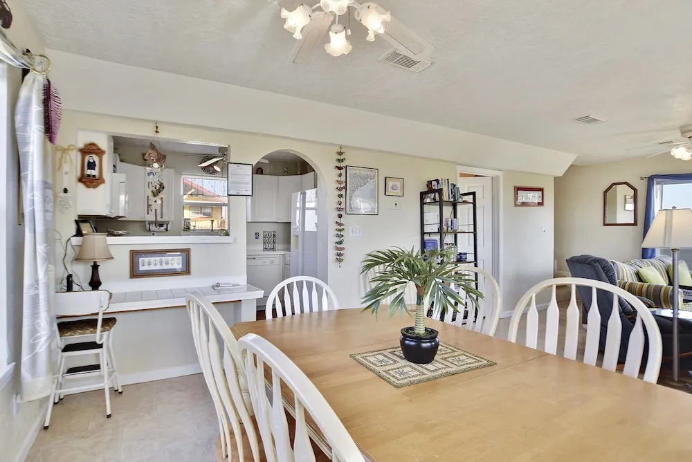 Dreamcatcher 2 Br home by RedAwning