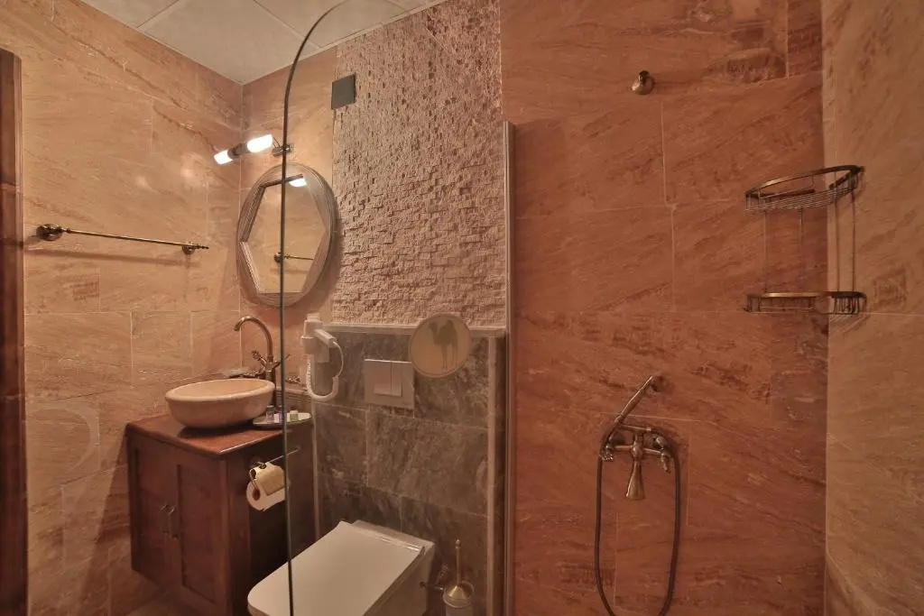 Caravanserai Inn Hotel
