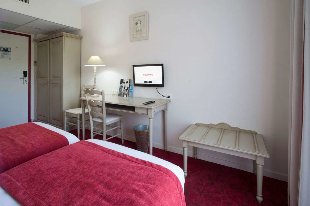 Brit Hotel Du Perche