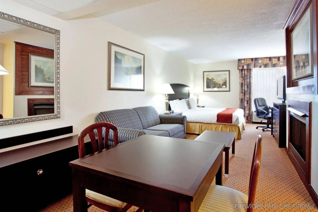Holiday Inn Express - Chester by IHG