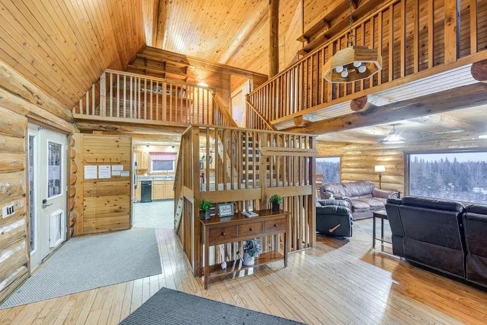 < 1 Mi to Kenai River: Spacious Cabin w/ Deck!