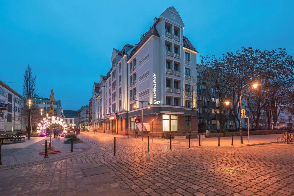 Q17 Apartments Rynek