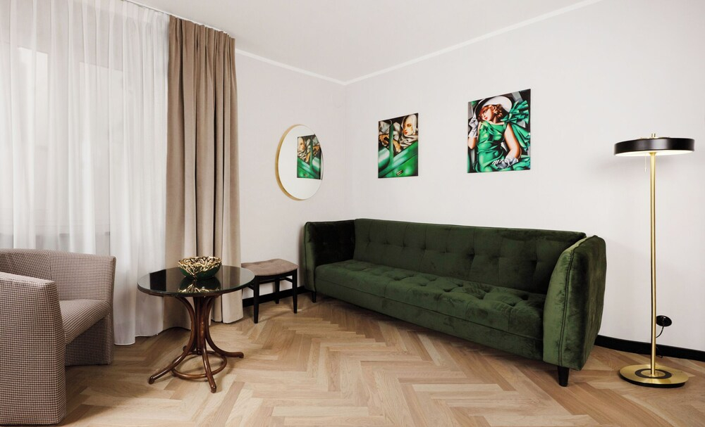 Dethloff Art Residence