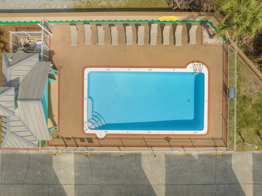 Across Street from Beach - Close to Pier Park - Sleeps 6