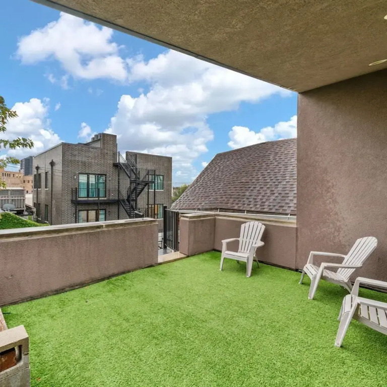 Luxurious 8 Bed Retreat State of the Art Theater