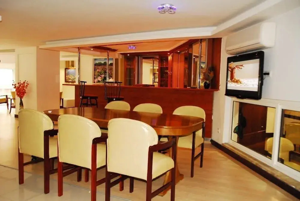 Artan Hotel
