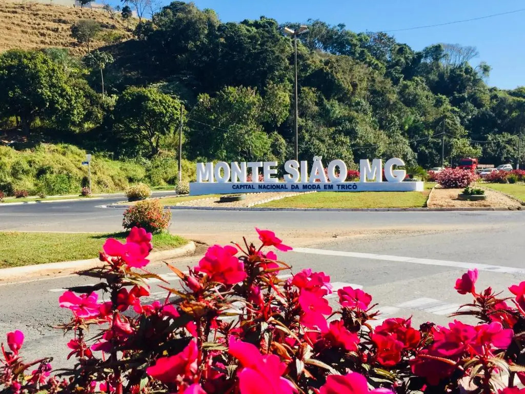 Hotel Novo Horizonte - Monte Sião - MG