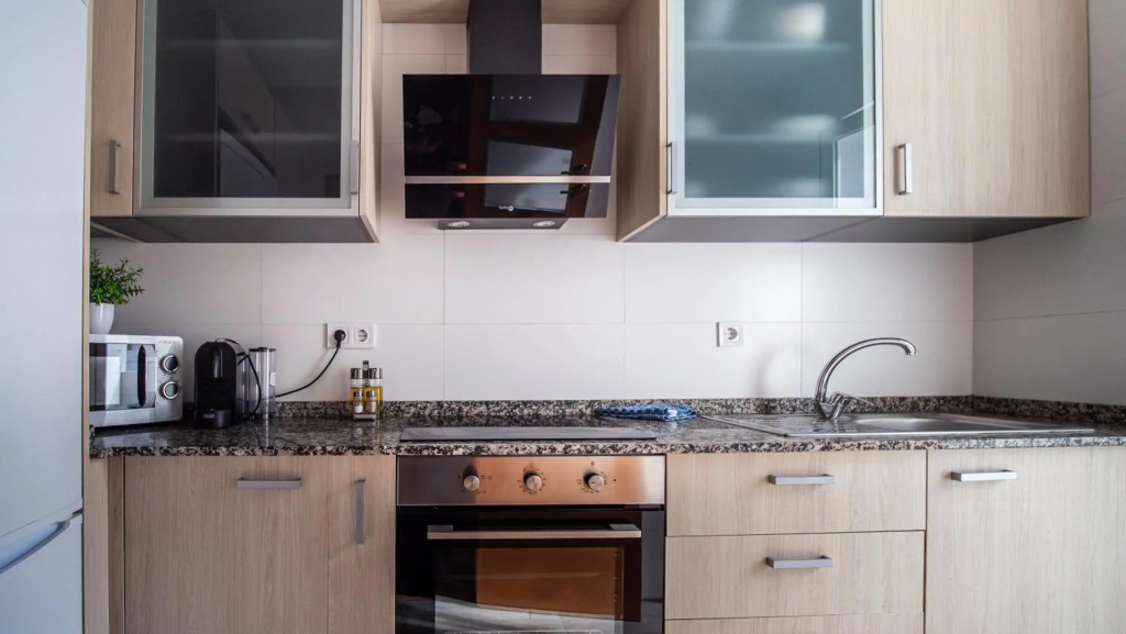 FAMILY FLAT CLOSE to the CENTER