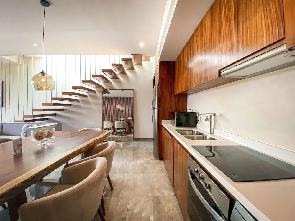 Modern 3 BR Penthouse With Pool View and Free Shuttle to Beach Club Roof Top Pool BBQ Area Yoga Space